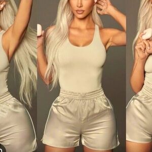 Auth Skims utility shorts new size medium in sold out color Stone NWOT